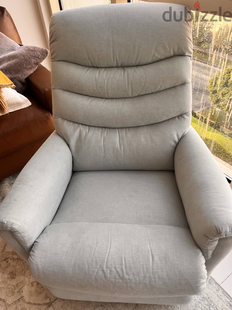 Lazboy recliner 1