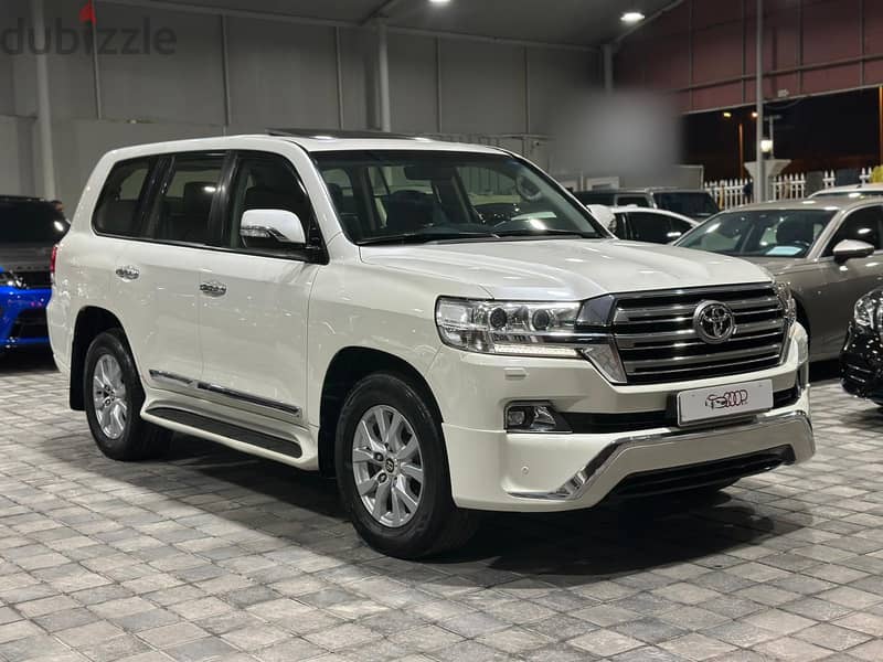 Toyota Land Cruiser 2016 GXR V8 2