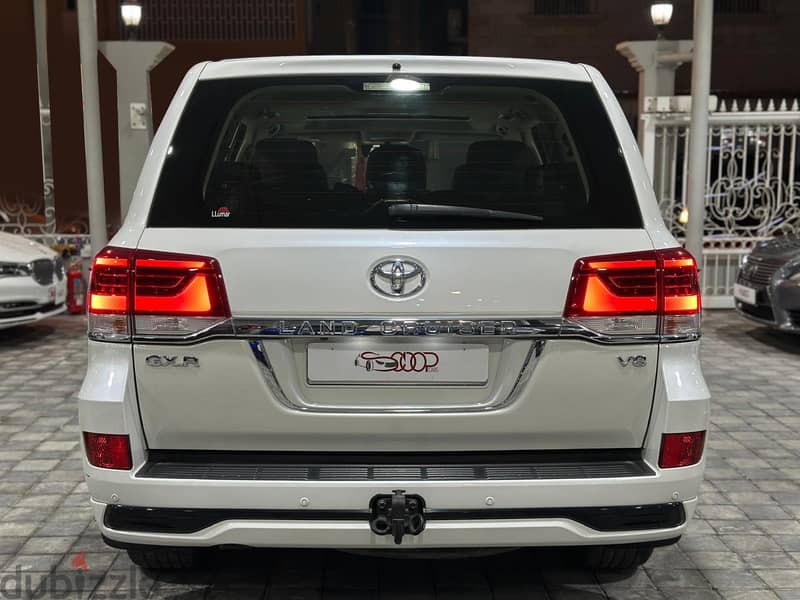 Toyota Land Cruiser 2016 GXR V8 10