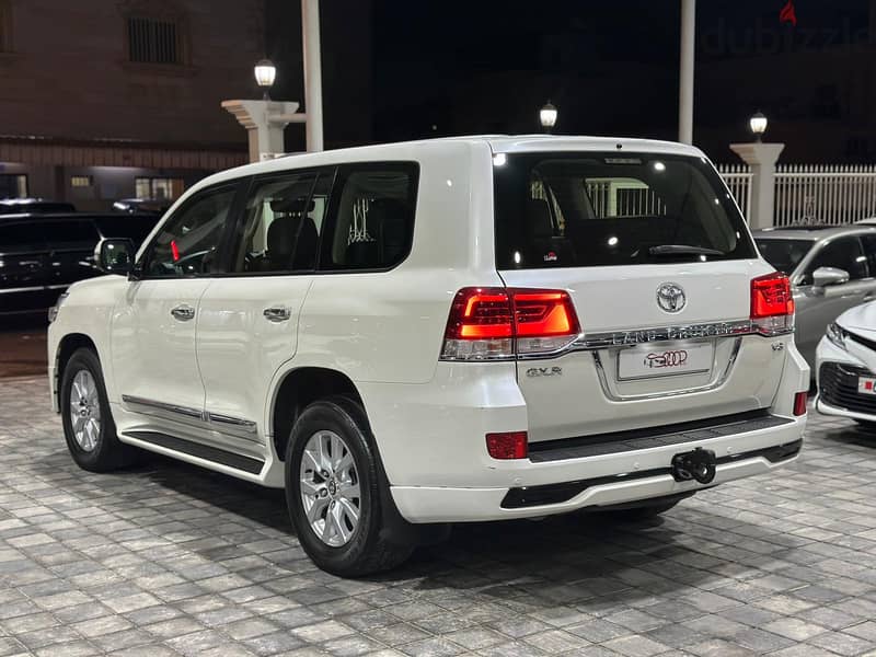 Toyota Land Cruiser 2016 GXR V8 11