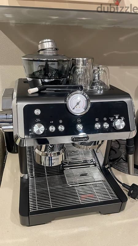 Barely Used Delonghi Pump Coffee Machine 0