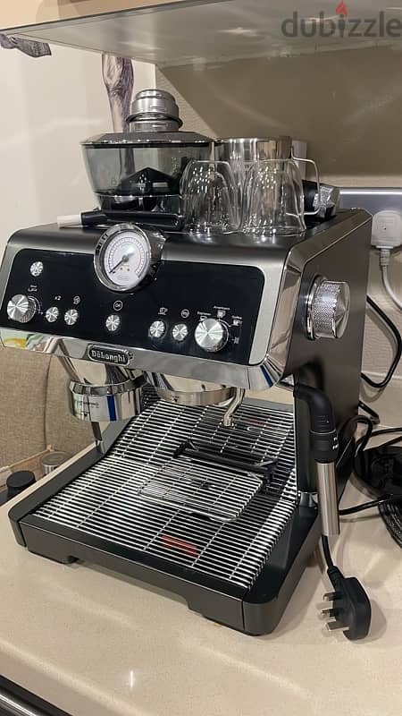 Barely Used Delonghi Pump Coffee Machine 1