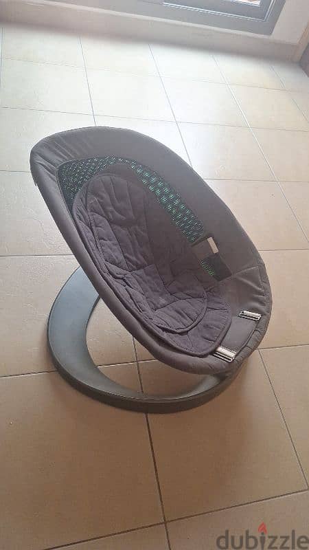 nuna baby seat /baby rocker  15bd 1