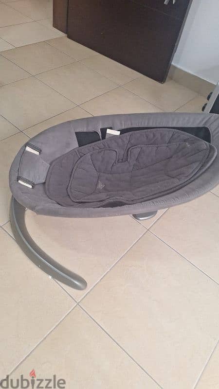 nuna baby seat /baby rocker  15bd 2