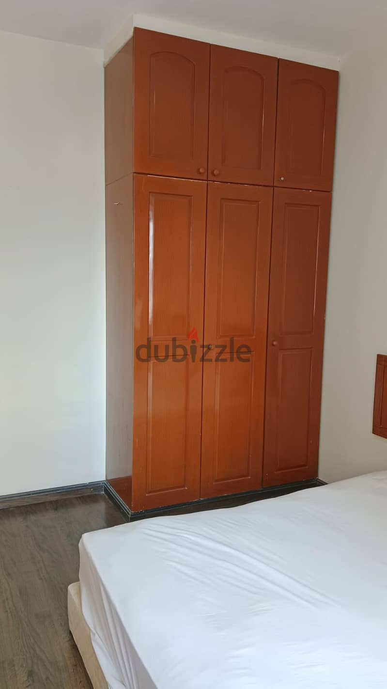 Bed space for rent in 2 BHK flat - 6 bed space available 4