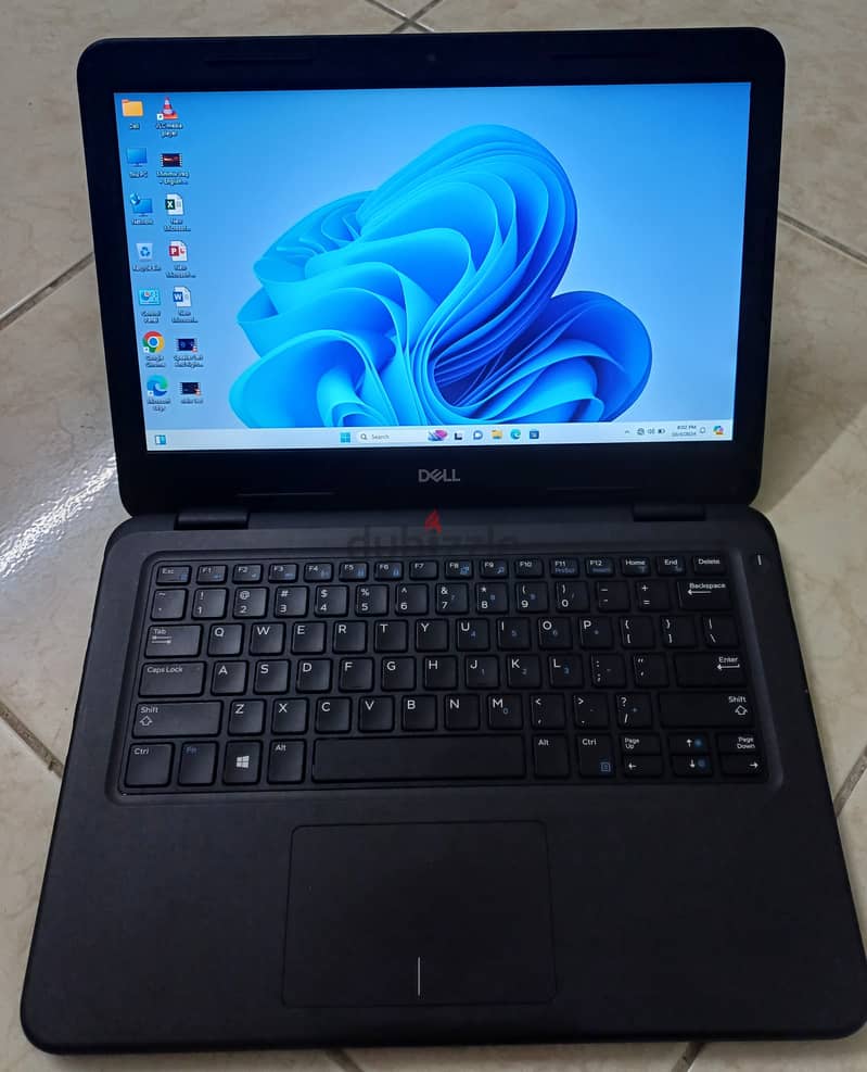 Hello i am sale my laptop dell core i3 8gb ram ssd 256gb share graphi 1