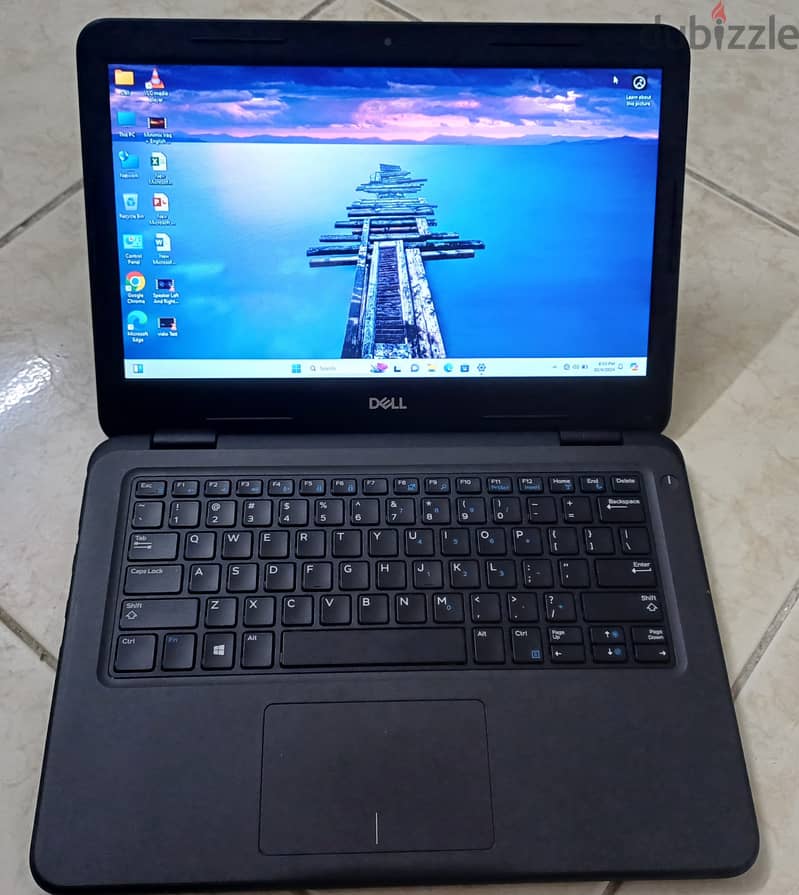 Hello i am sale my laptop dell core i3 8gb ram ssd 256gb share graphi 3