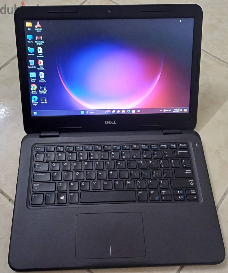 Hello i am sale my laptop dell core i3 8gb ram ssd 256gb share graphi 4