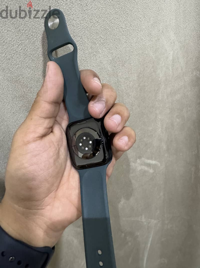 Apple Watch Series 7 (45mm) Space Grey 2