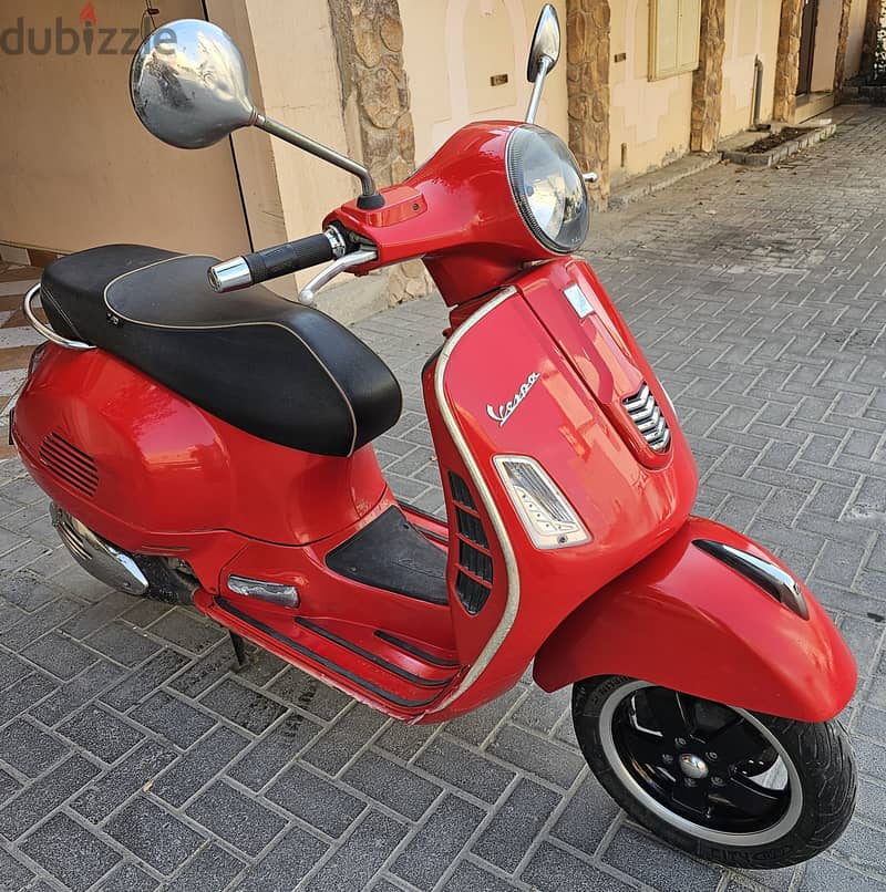 Vespa GTS300 3