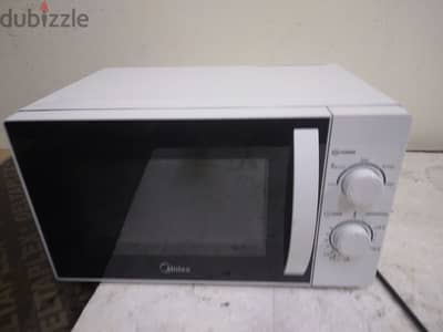 ALMOST NEW MICROWAVE MEDIA 20LITRE