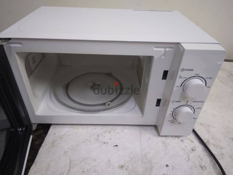 ALMOST NEW MICROWAVE MEDIA 20LITRE 1