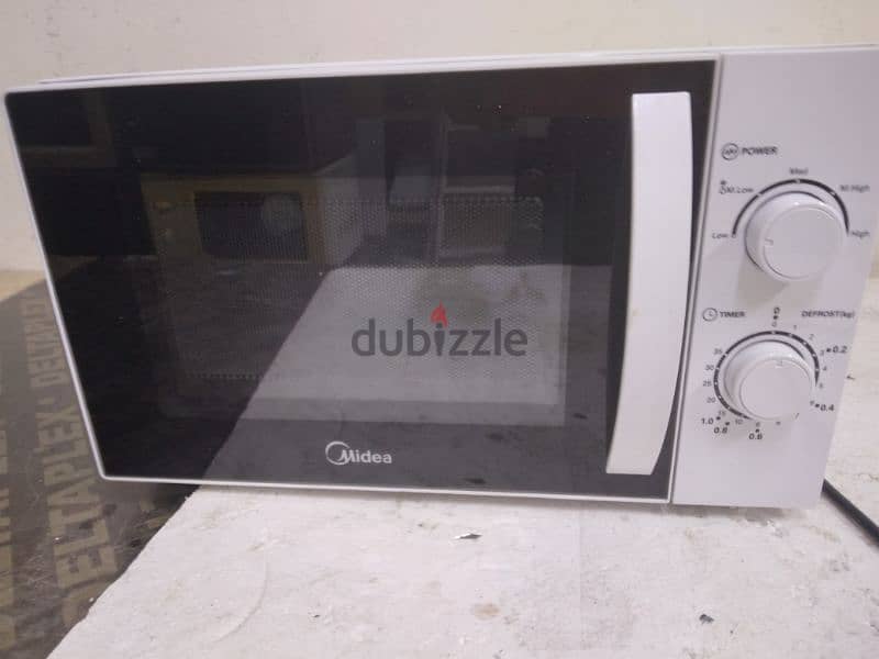 ALMOST NEW MICROWAVE MEDIA 20LITRE 5