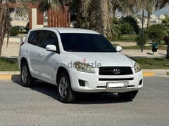 Toyota Rav 4 2010 white 0