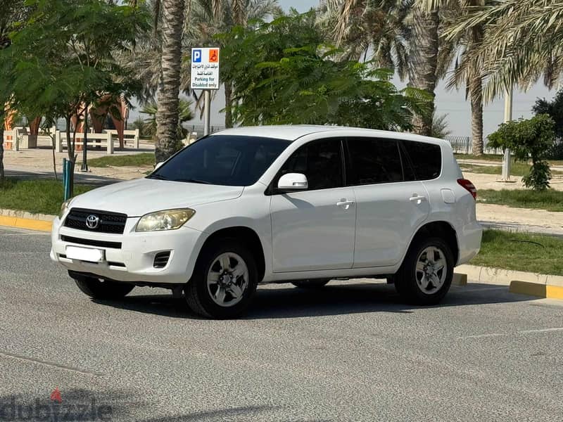 Toyota Rav 4 2010 white 1