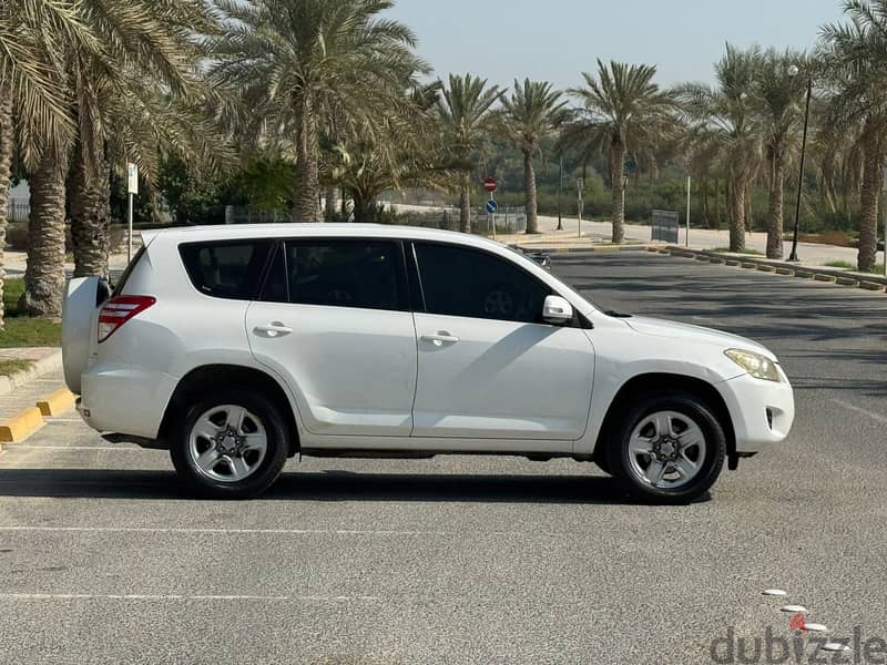 Toyota Rav 4 2010 white 2