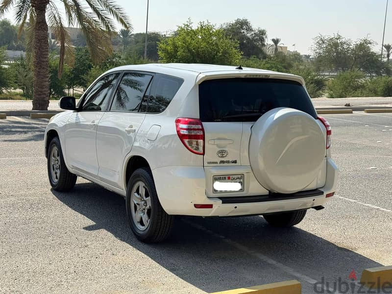 Toyota Rav 4 2010 white 5