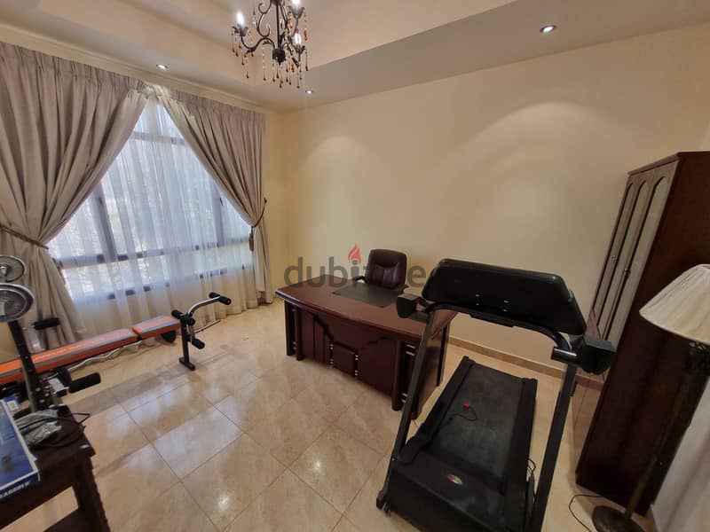 BIG 3 BHK | PRIVATE POOL | HOUSEKEEPING | GYM 9