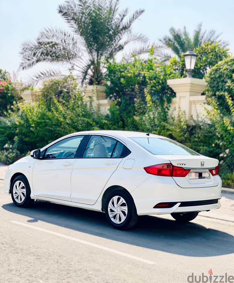 Honda City 2019 model, well maintained seadn for sale 3