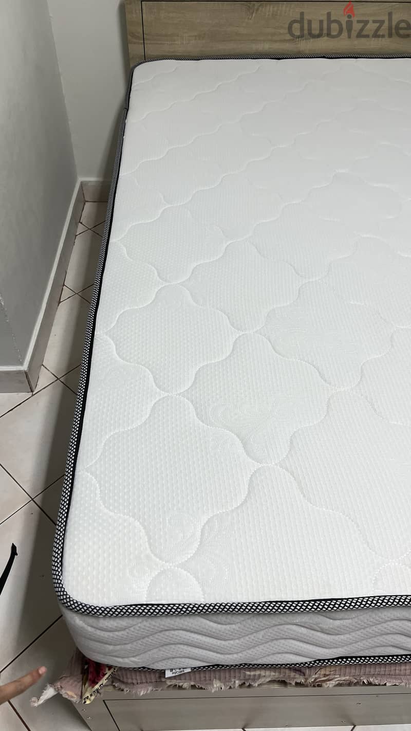 Neat and clean Dhaus mattress 120x200cms 2