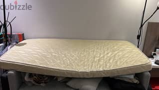 Single mattress 0