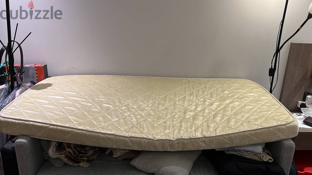 Single mattress 0