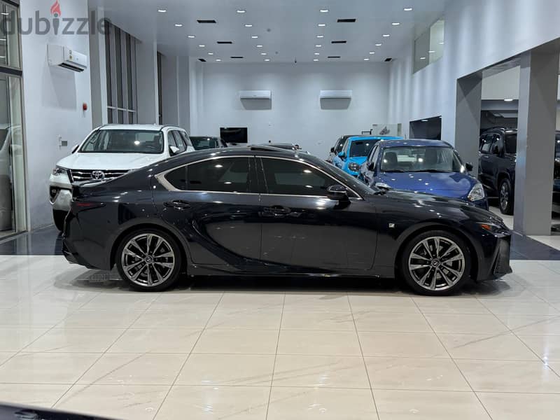 Lexus IS 350 2021 Black 2