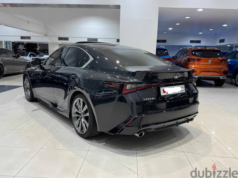 Lexus IS 350 2021 Black 6