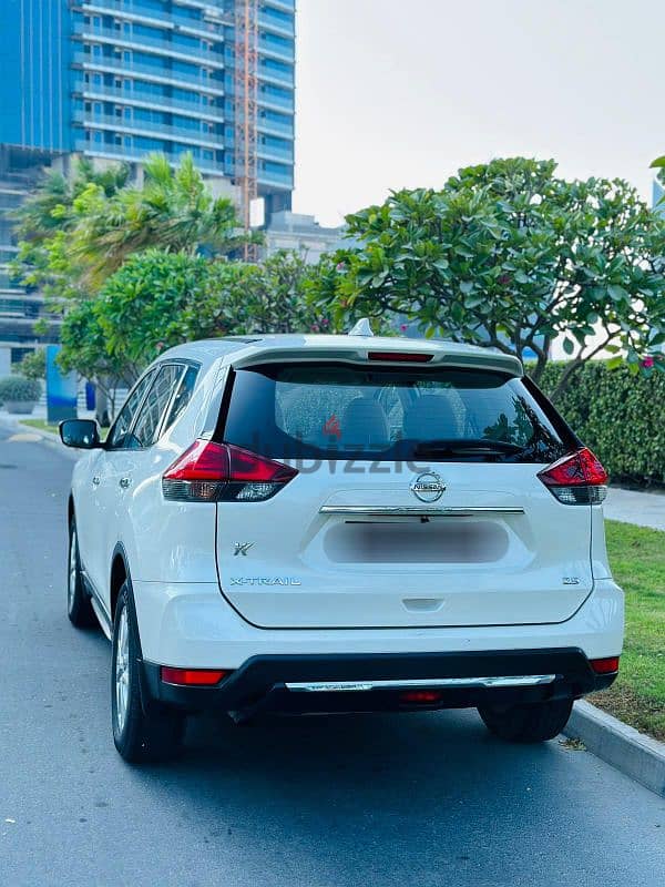 Nissan X-Trail 2019 model. single owner. Pass & insur till October-2025 3