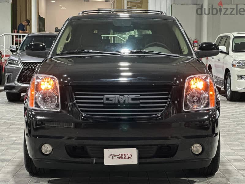 GMC Yukon 2010 1