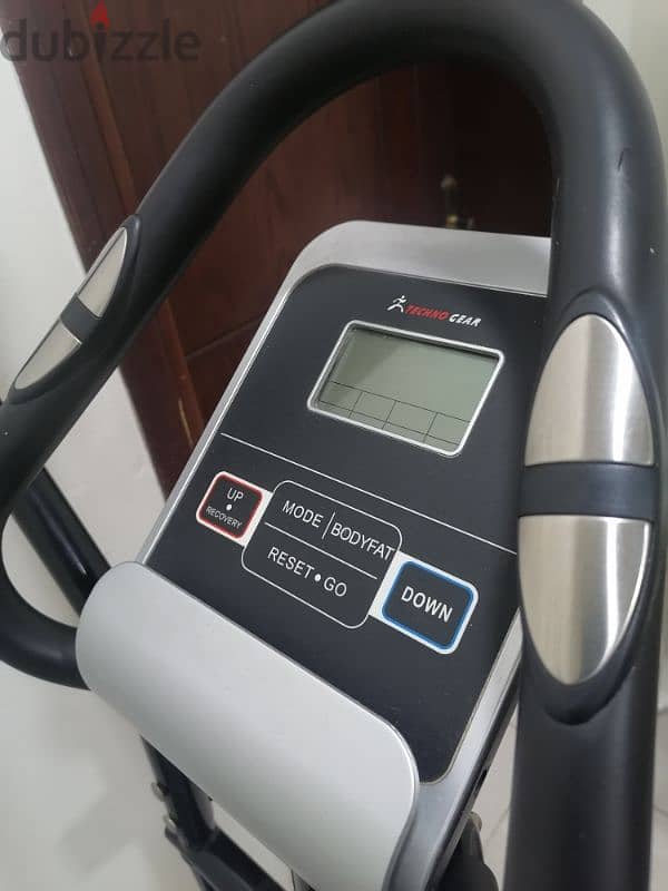 Techno Gear Elliptical Cross Trainer جهاز كروس ترينر من تكنو جير 1