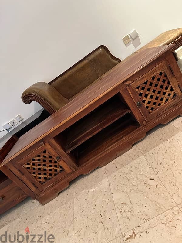 furniture in excellent condition 6