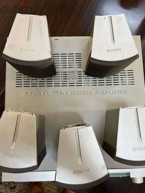 Sony dvd amplifier with 5 speaker 1