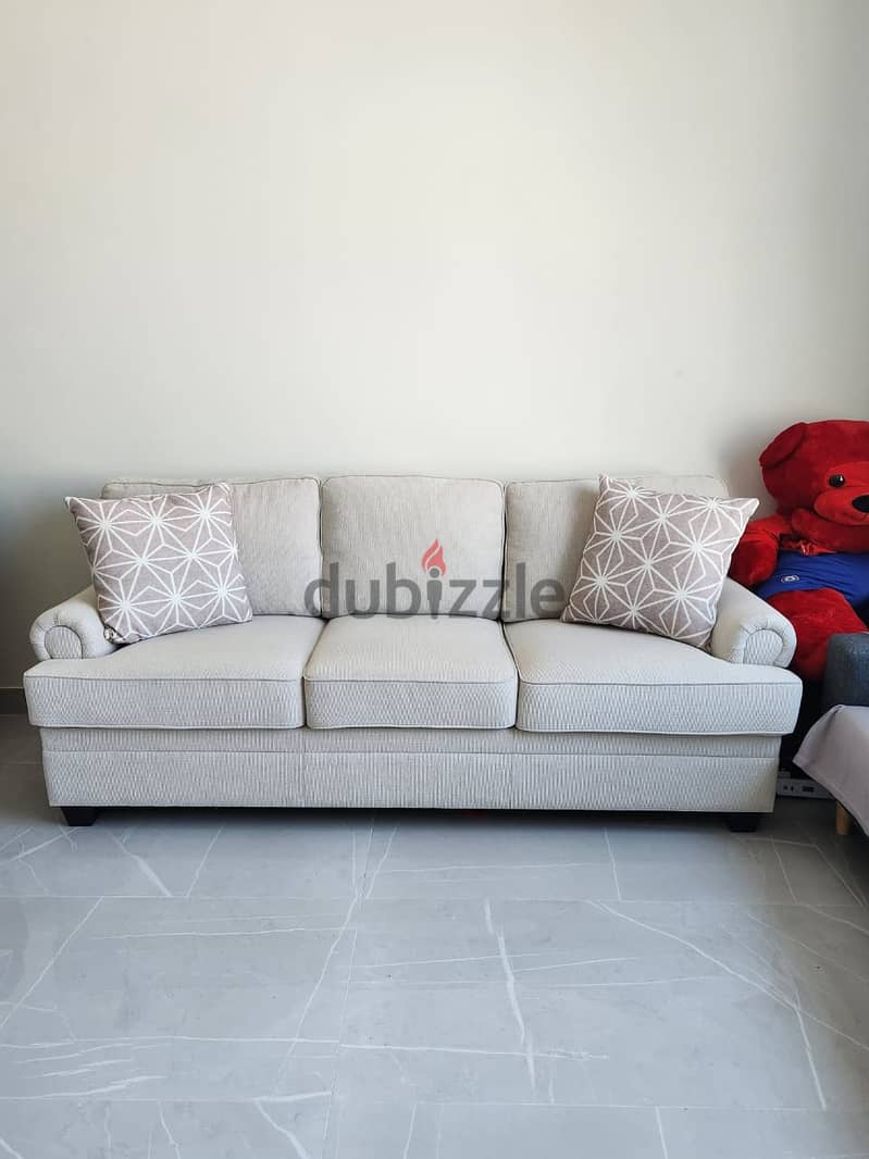 Comfortable 3 Sitting Sofa 6 Months Old 1