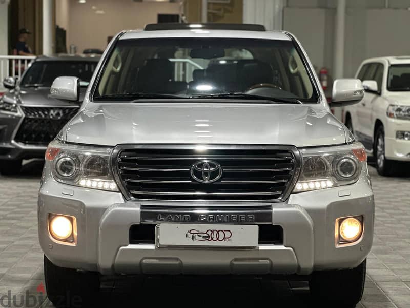 Toyota Land Cruiser 2013 GXR V8 1