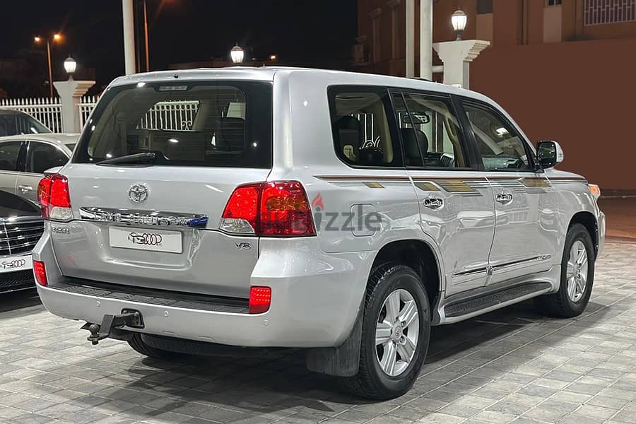 Toyota Land Cruiser 2013 GXR V8 8