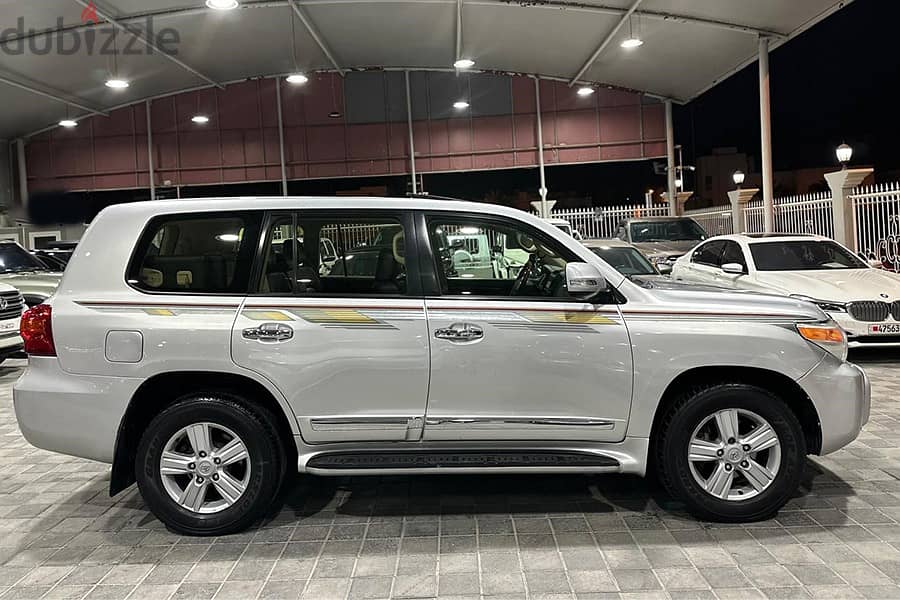 Toyota Land Cruiser 2013 GXR V8 11