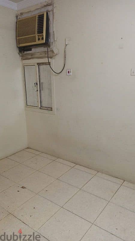 studio flat in souq muharraq 0