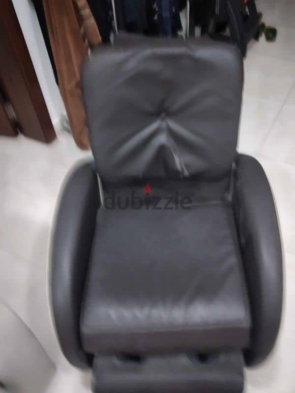 OSIM FOOT AND BODY MASSAGE CHAIR 0