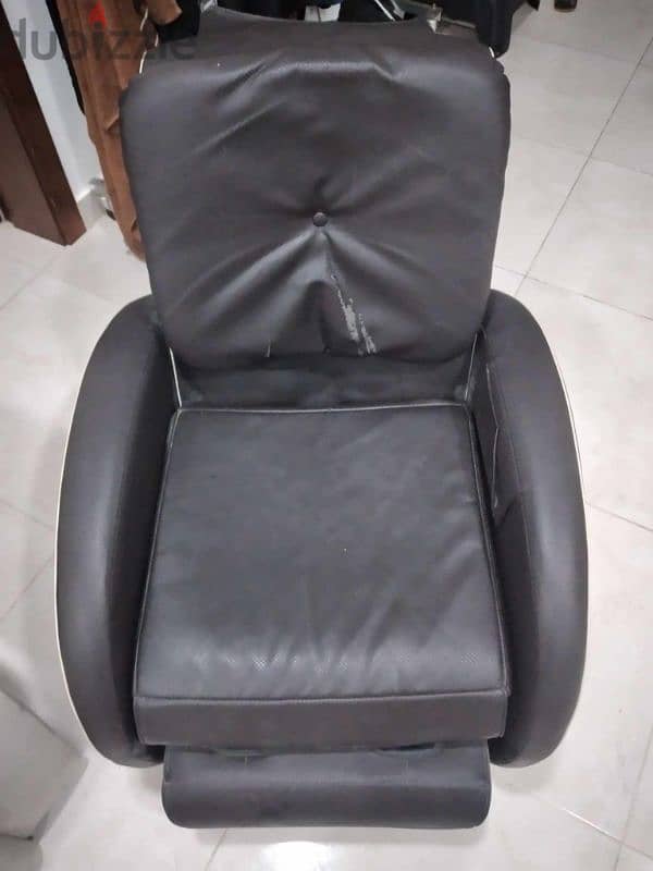 OSIM FOOT AND BODY MASSAGE CHAIR 3