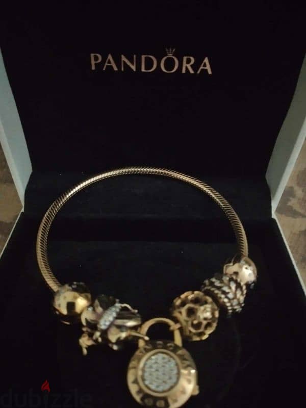 PANDORA BRACELET WITH 5CHARMS 0