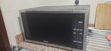 Samsung 40 L Microwave Oven in working and decent condition 0