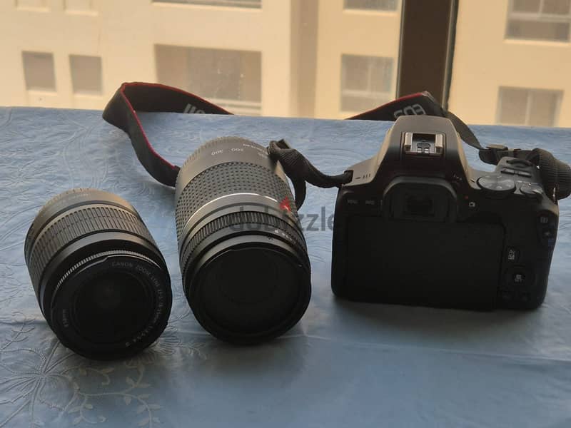 Canon EOS 250D DSLR camera 0