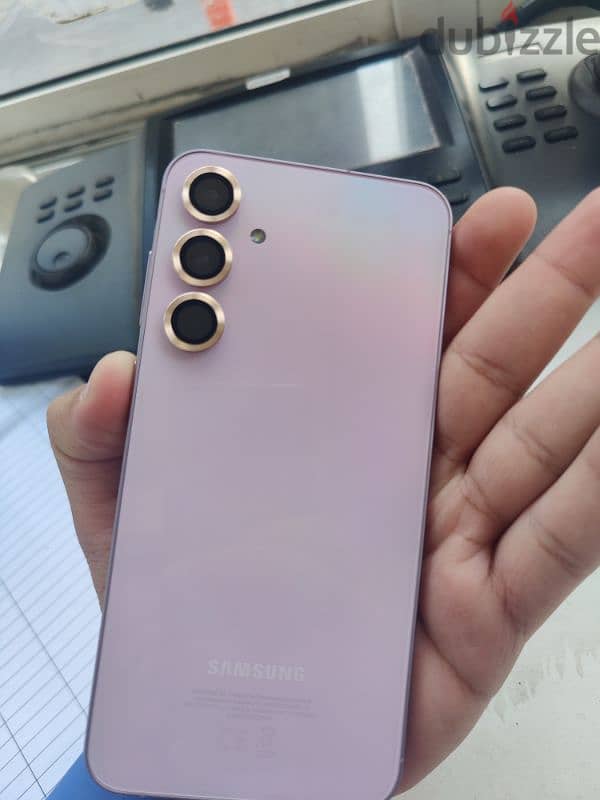 urgent sell samsung A55 ( RAM 8+8/256 GB) 1