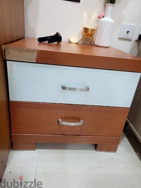 3 small & medium sized table with drawers 3