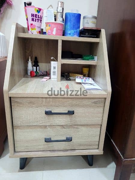 3 small & medium sized table with drawers 6