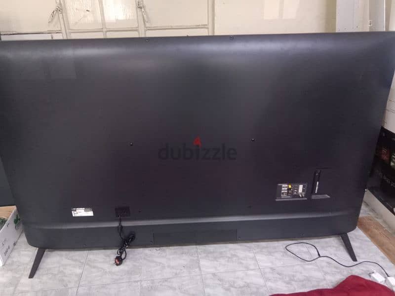 LG 86 inch police smart and good condition good working 8