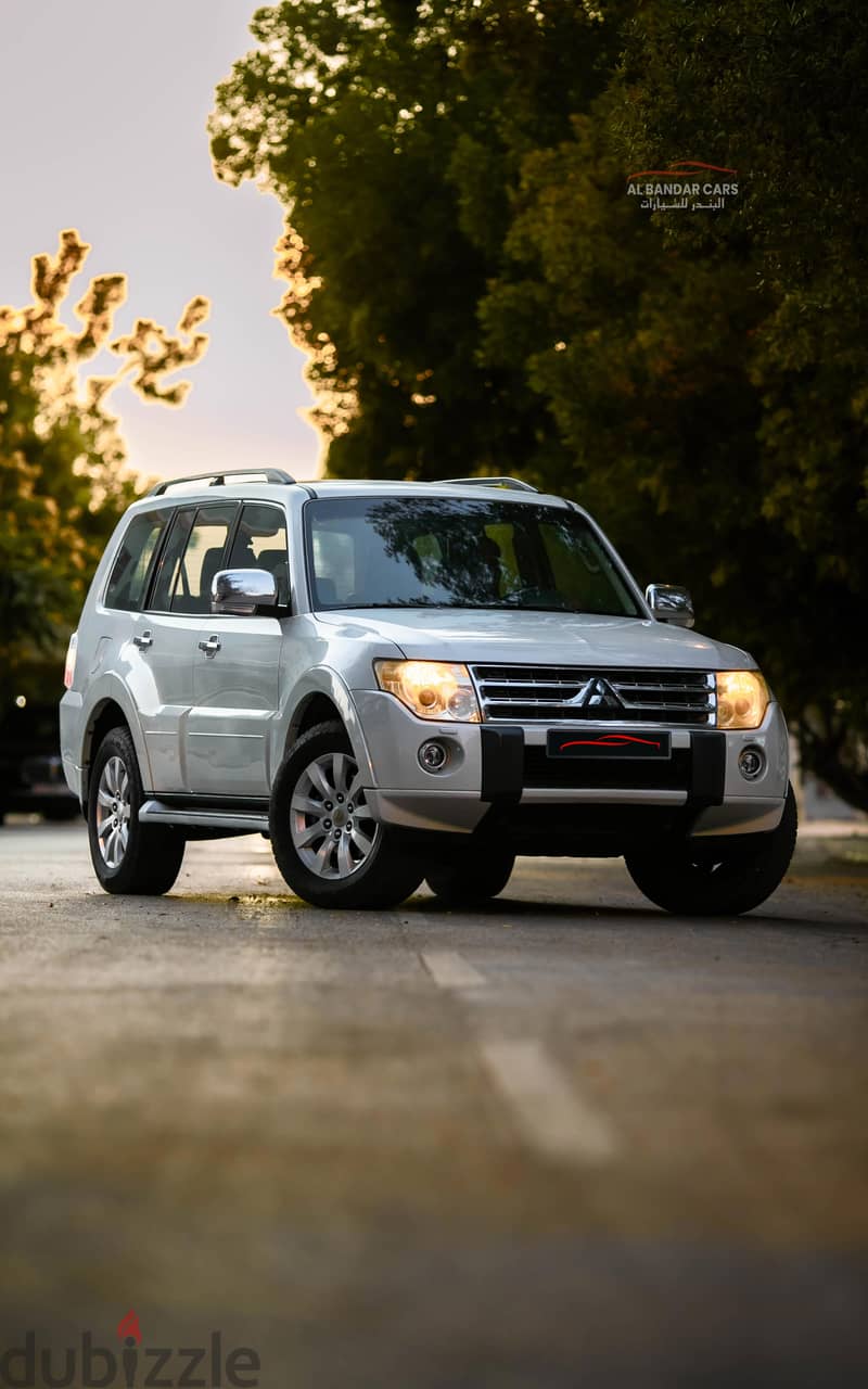 Mitsubishi Pajero 2011 FULL OPTION EXCELLENT CONDITION - WHITE 1