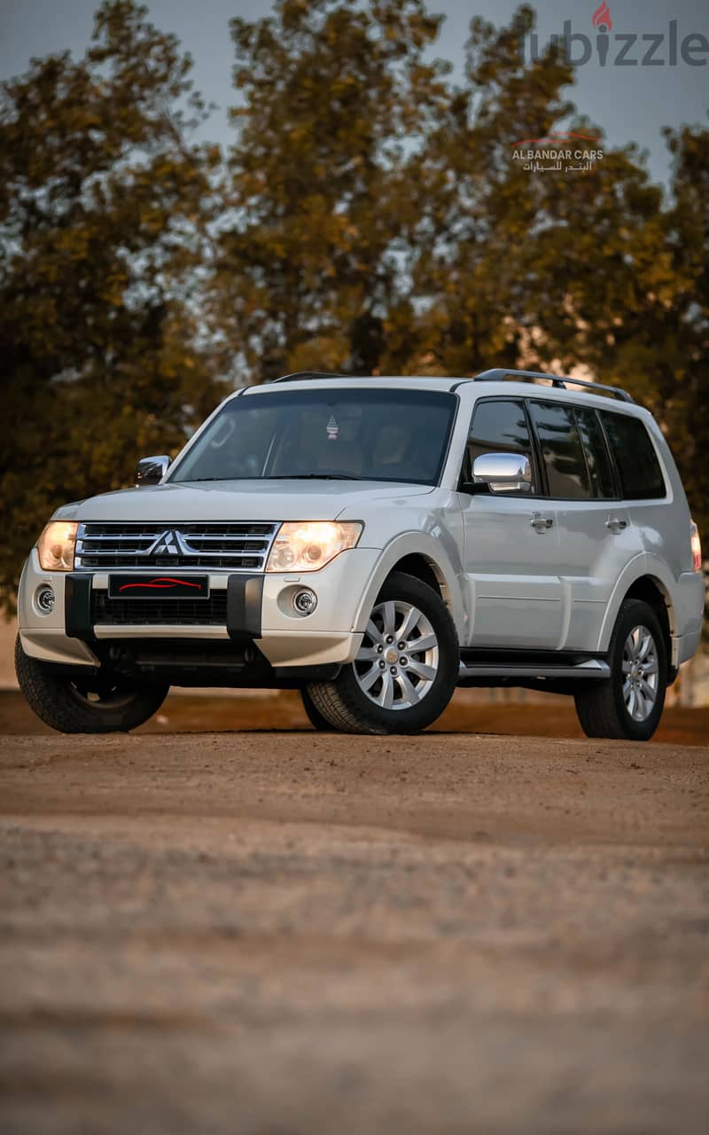 Mitsubishi Pajero 2011 FULL OPTION EXCELLENT CONDITION - WHITE 3