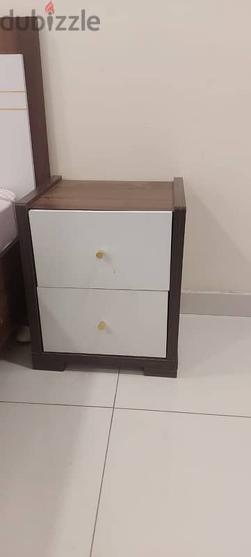 excellent condition bedroom set for sale 0